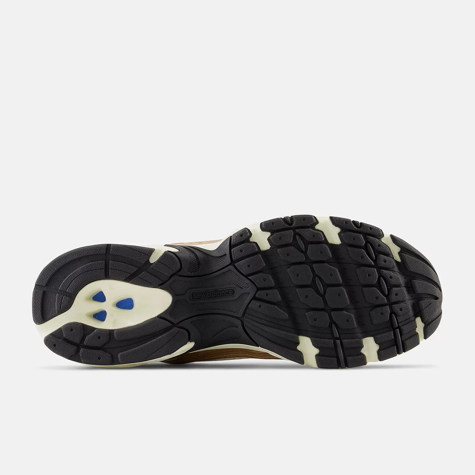 530 Sneaker (Turtledove   Gold Metallic   Magnet)