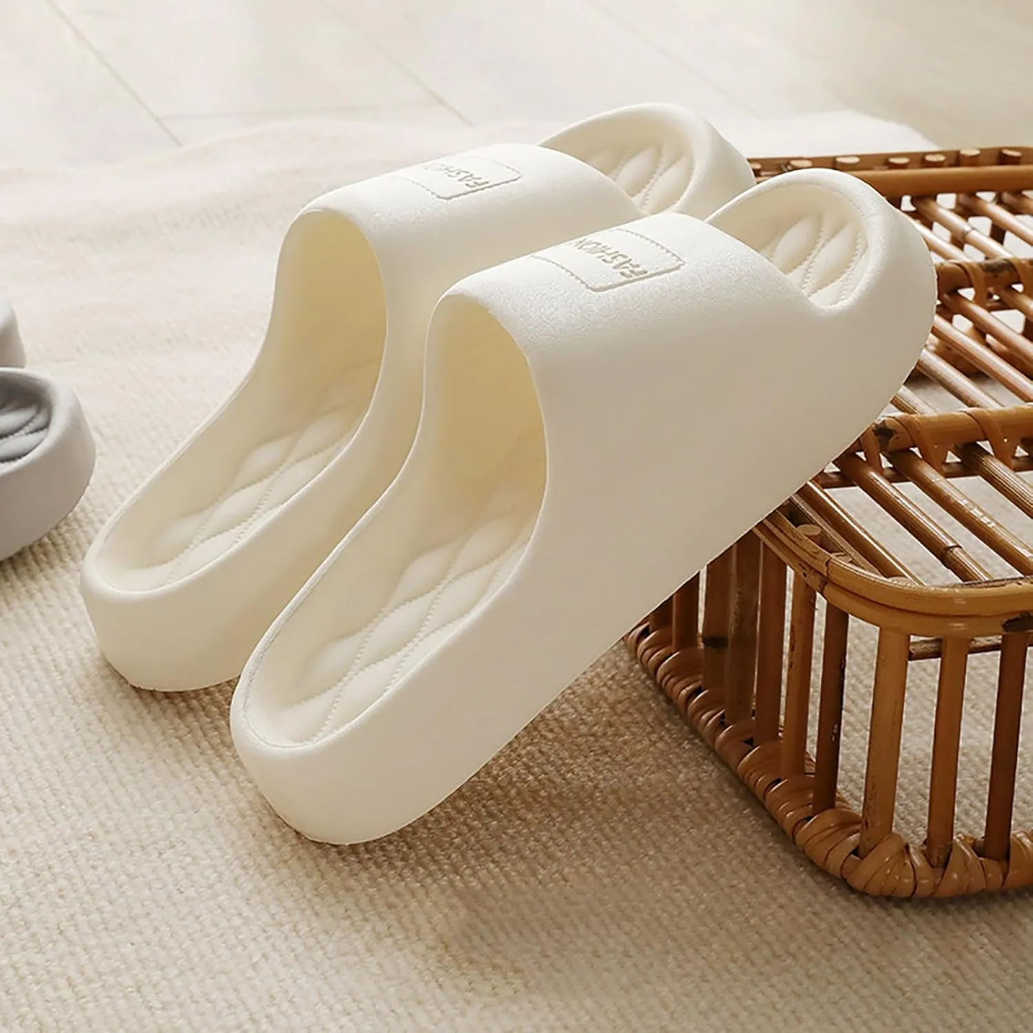 Summer Cloud Slides for Women and Men Soft Cloud Slippers Slides Easy Clean Thick Sole Glass Slippers for Women